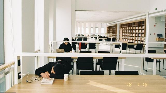 word上页间距怎么设置