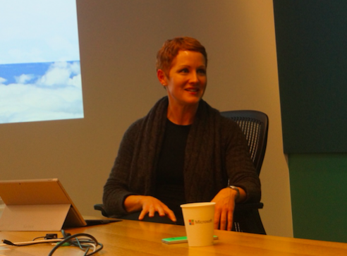 微软Azure转型智能云 欲走差异化路线