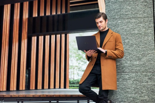 轻薄型工作站 华硕灵珑II笔记本电脑锋芒毕露