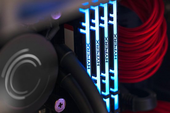 单条16GB！HyperX Predator掠食者RGB DDR4内存上市