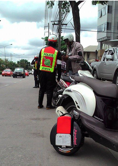 Airwheel电动独轮车 给你一份不再堵车的温柔