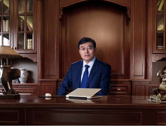 潘刚率伊利主动承担责任 以优质产品为消费者健康护航