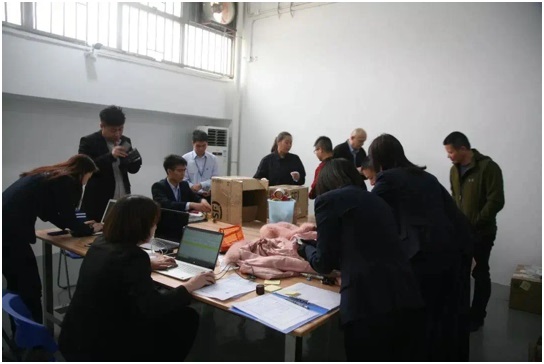 鉴定六起涉案奢侈品,中检中奢中心助力拱北海关打击走私