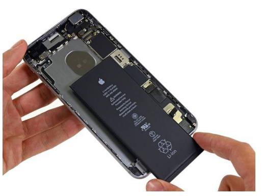 iPhone 电池续航短成痛点 获得MFi认证的街电能补短板?