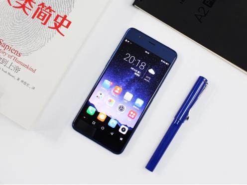 独树一帜 双屏深阅读 海信手机A2 Pro图赏