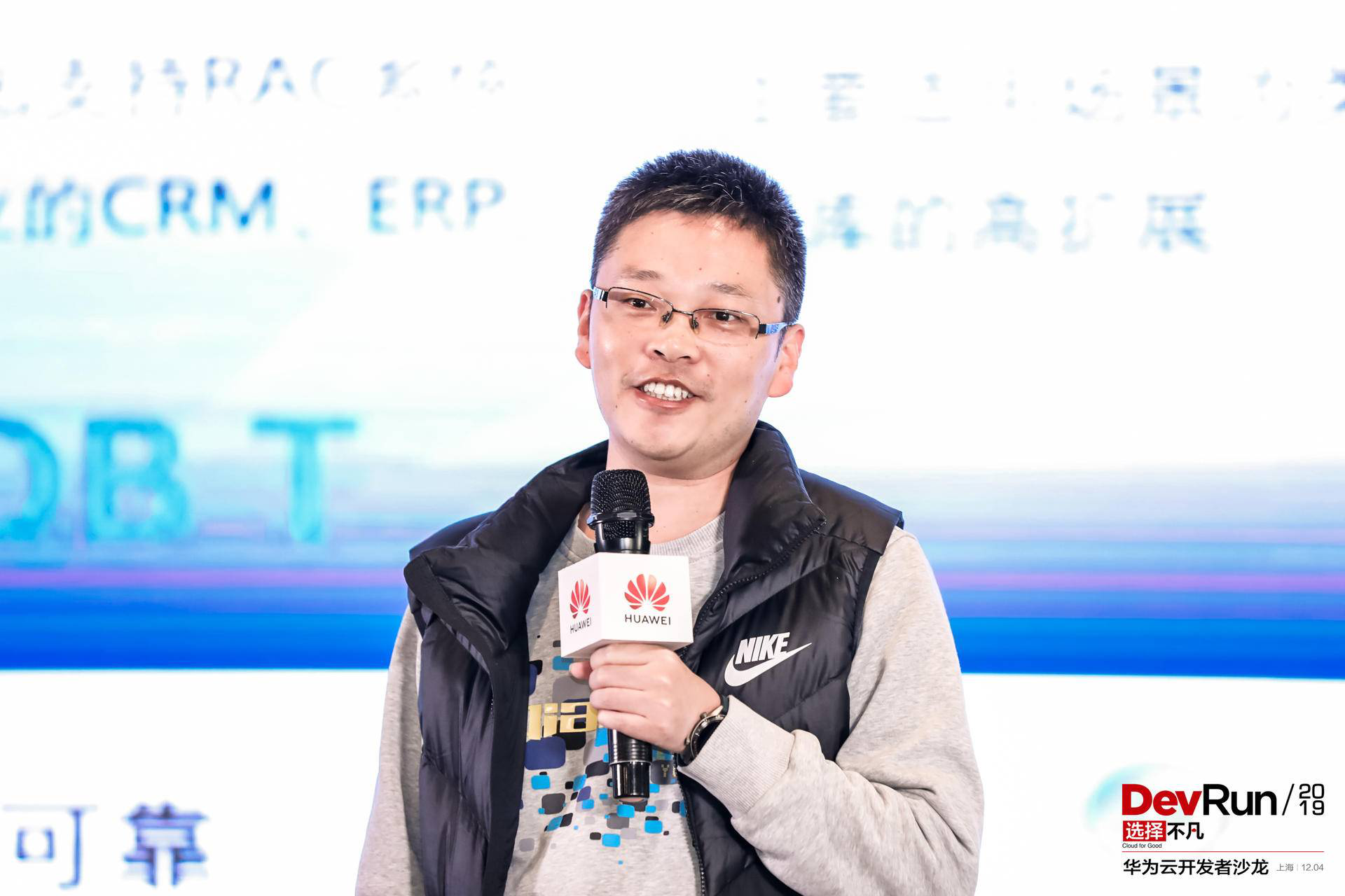 那些穿格子衬衫的AI开发者学到了什么“独家秘笈”?