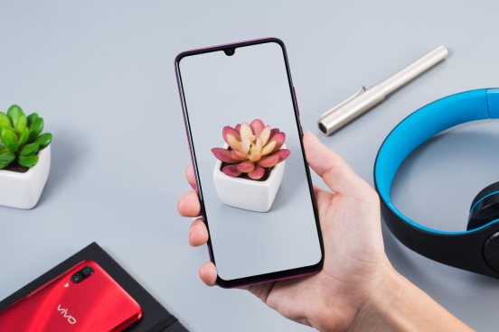 极致设计，强悍如它，vivo X27华丽降临