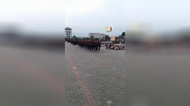 有跟队形的软件吗. qq刷评论跟队形软件